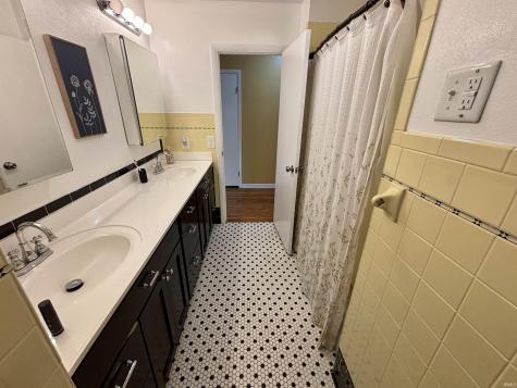 3021 Manor Drive Vincennes IN 47591