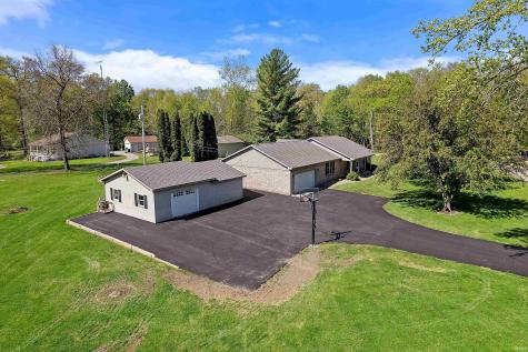 5802 E Chalmers Road Monticello IN 47960