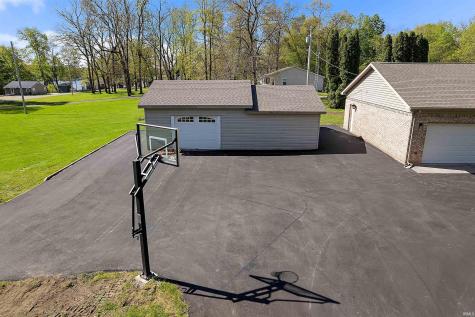 5802 E Chalmers Road Monticello IN 47960