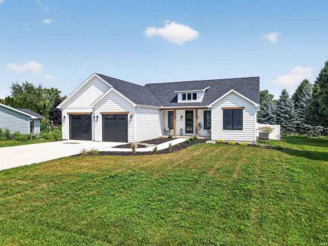 9186 E Snow White Road Cromwell IN 46732