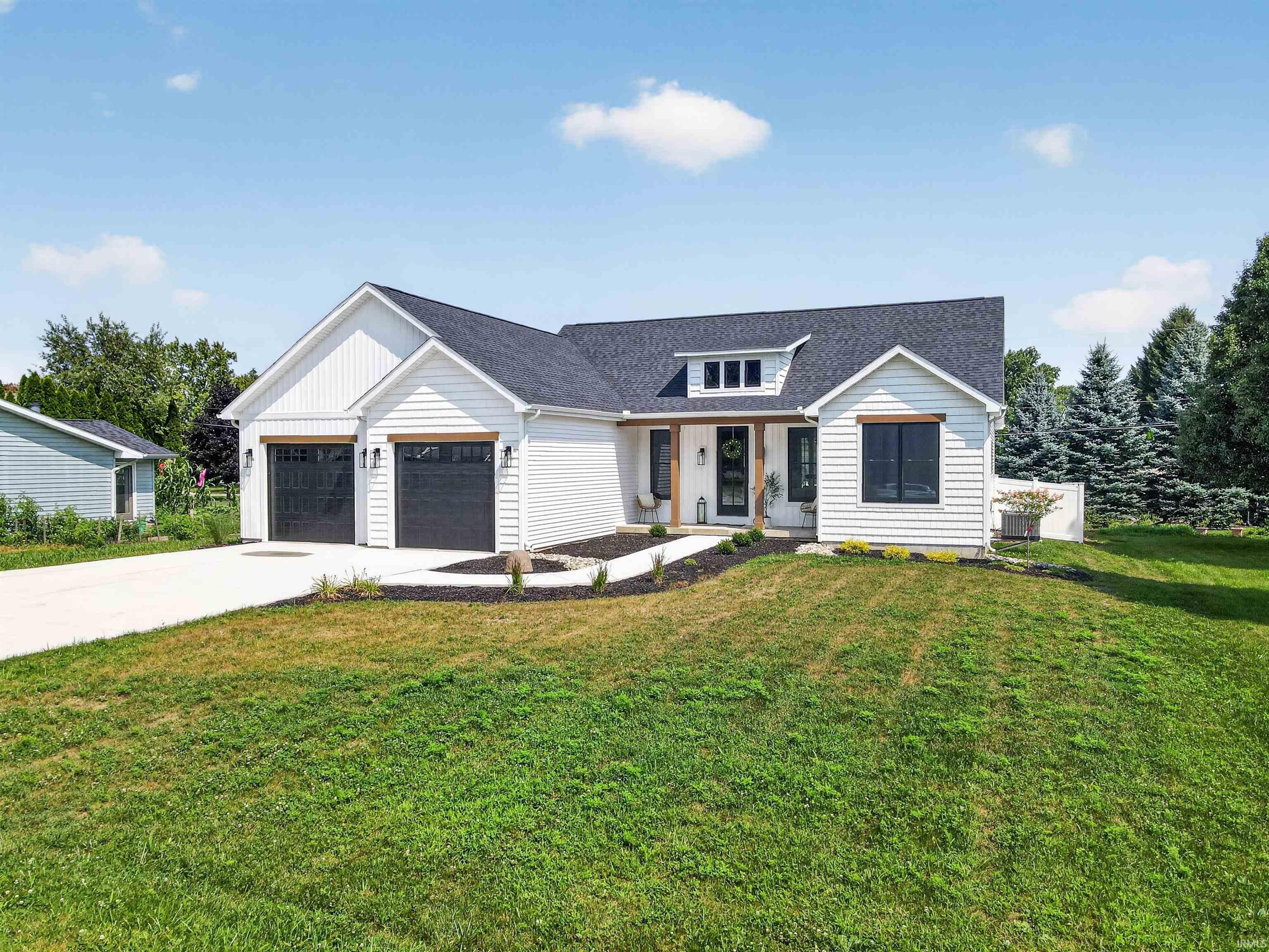 9186 E Snow White Road Cromwell IN 46732