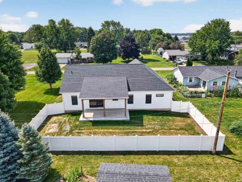 9186 E Snow White Road Cromwell IN 46732