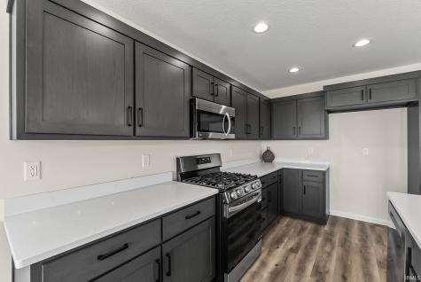 862 Zenos Boulevard Fort Wayne IN 46818