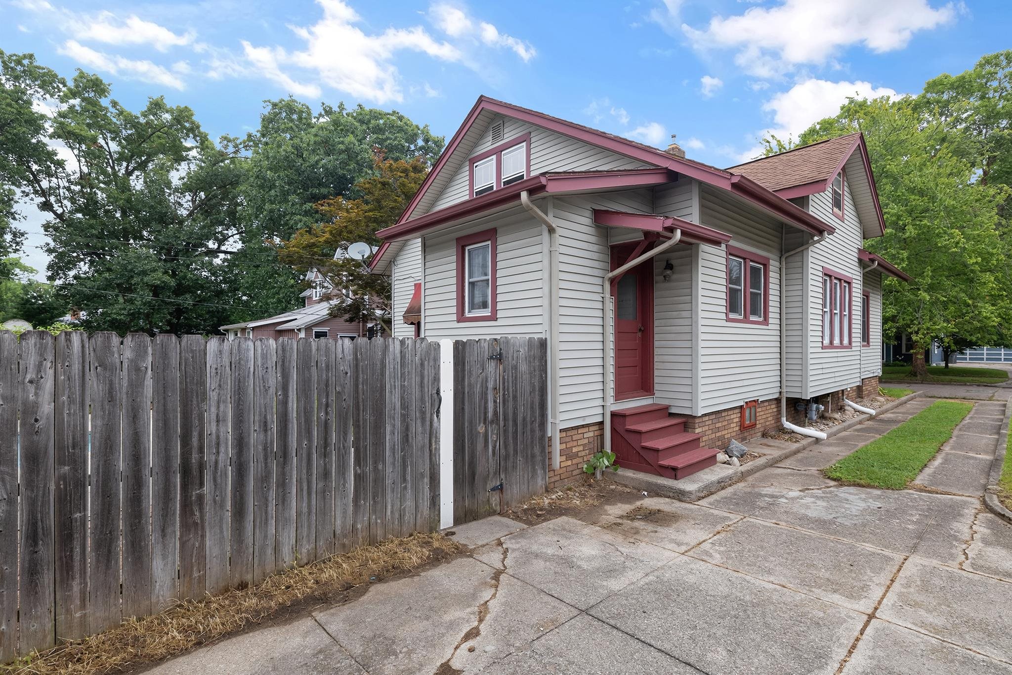 131 Kenyon Avenue Elkhart IN 46516