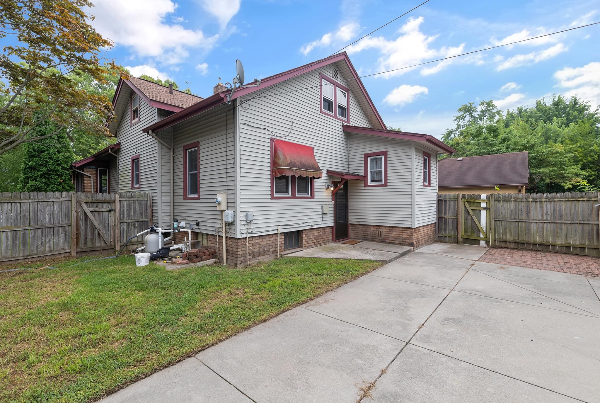 131 Kenyon Avenue Elkhart IN 46516