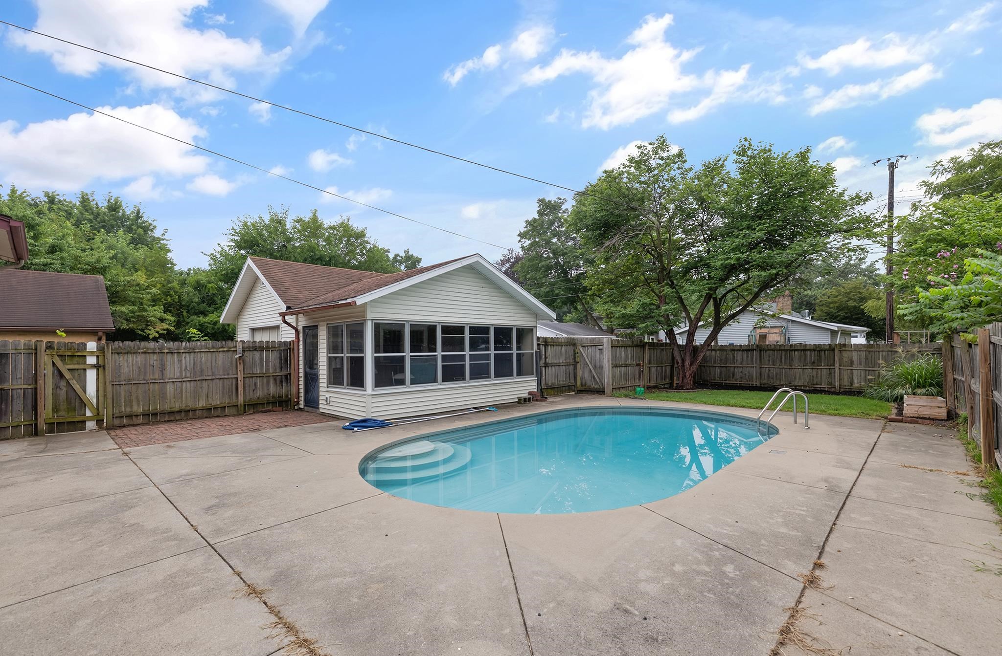 131 Kenyon Avenue Elkhart IN 46516