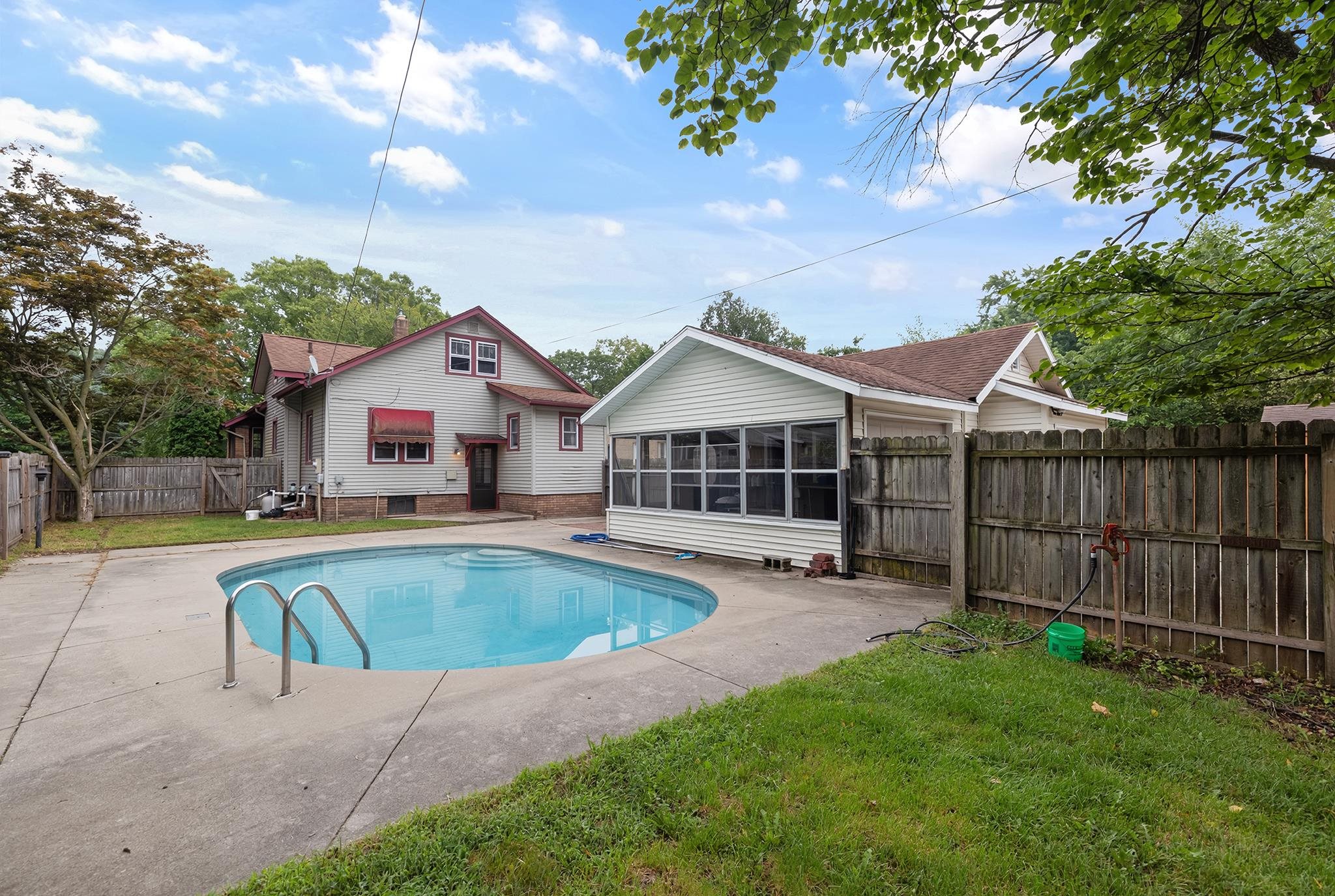 131 Kenyon Avenue Elkhart IN 46516