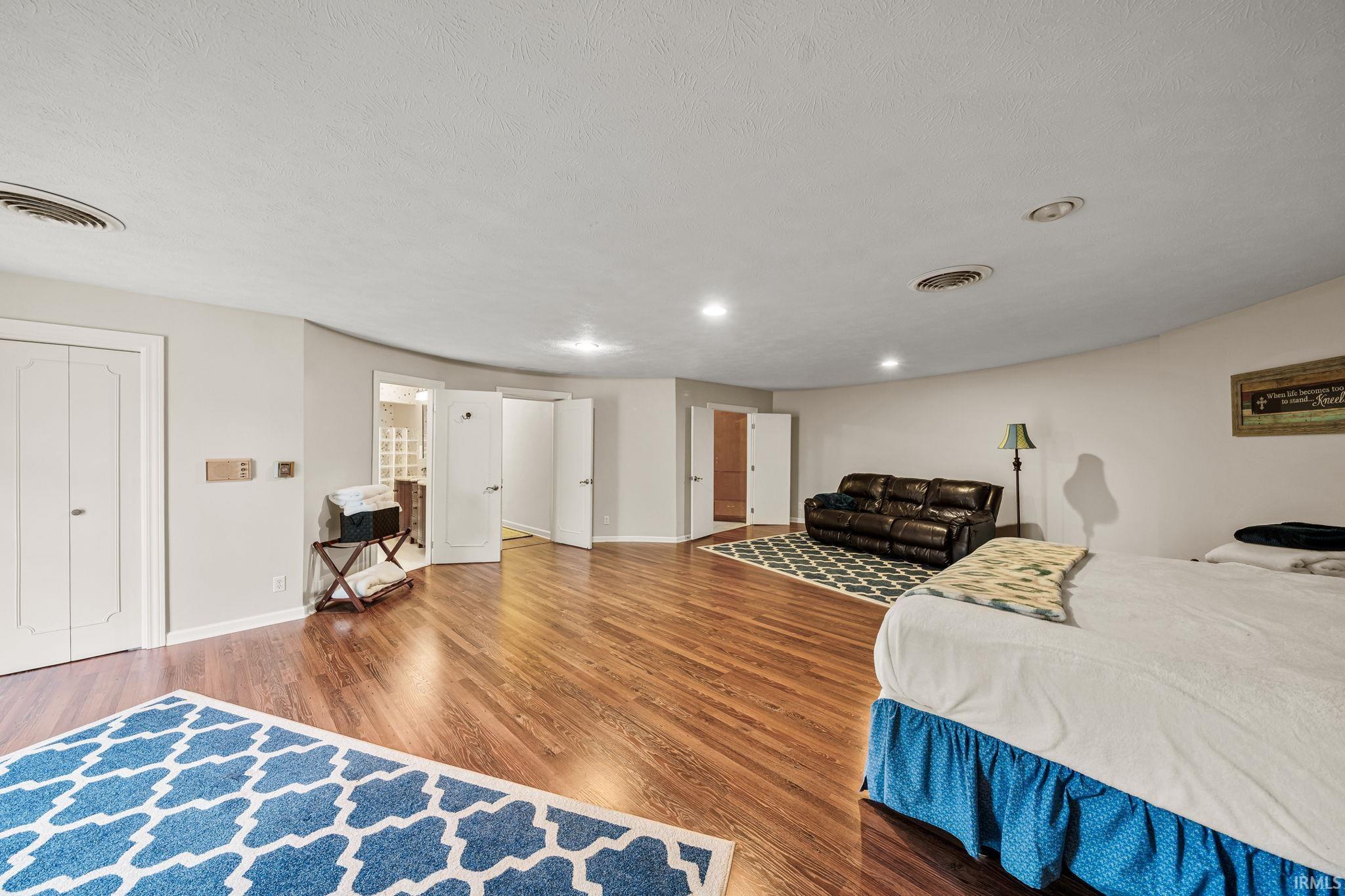 1517 Rosemary Lane South Bend IN 46637