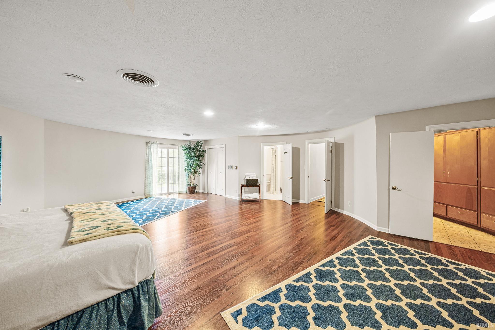 1517 Rosemary Lane South Bend IN 46637