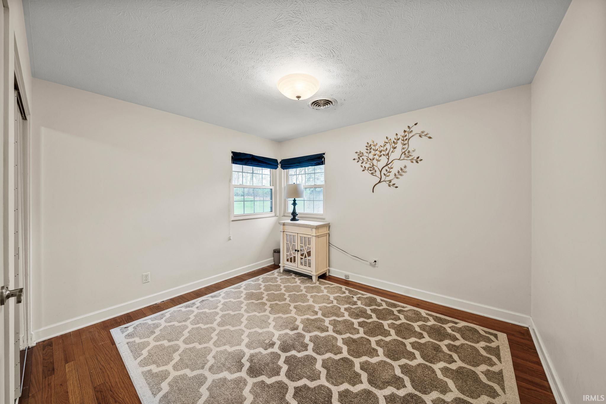 1517 Rosemary Lane South Bend IN 46637