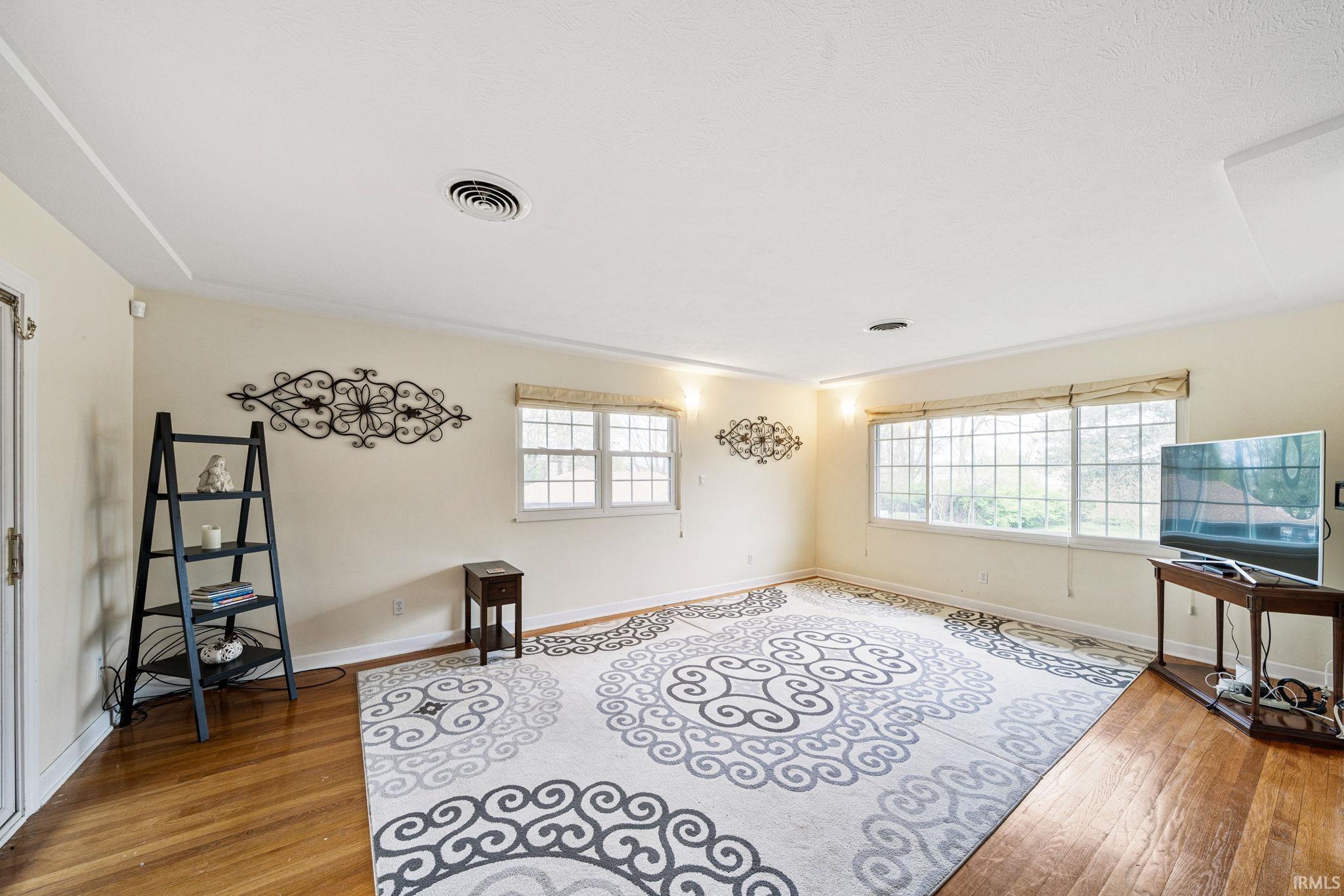 1517 Rosemary Lane South Bend IN 46637