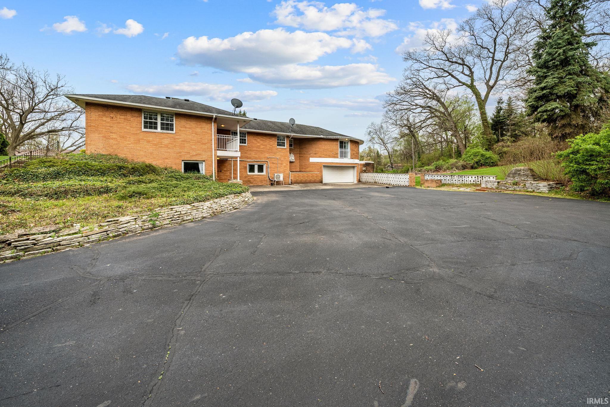 1517 Rosemary Lane South Bend IN 46637