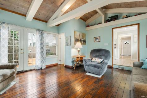 814 W Lawrence Street Mishawaka IN 46545