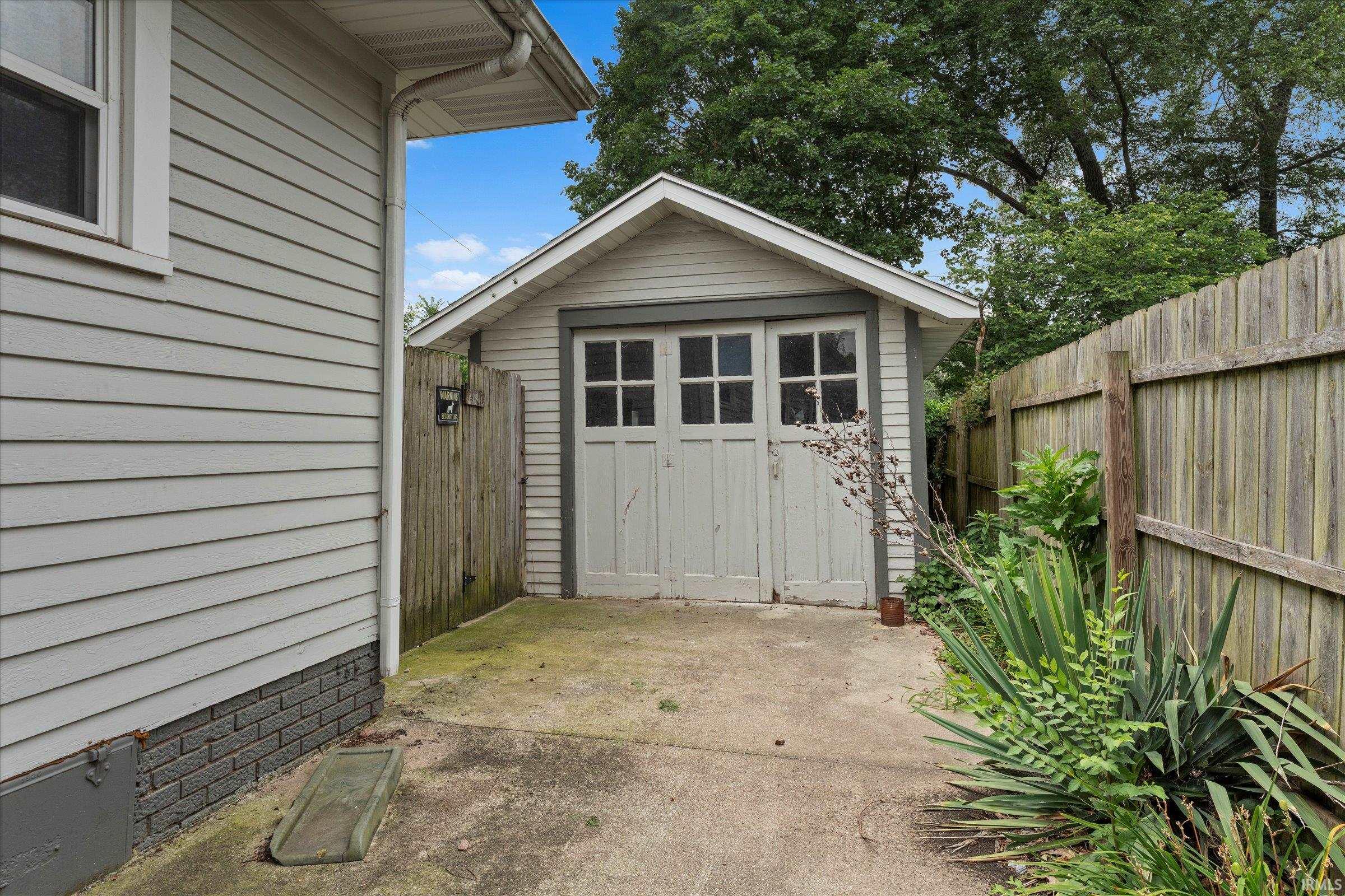 169 Simpson Avenue Elkhart IN 46516