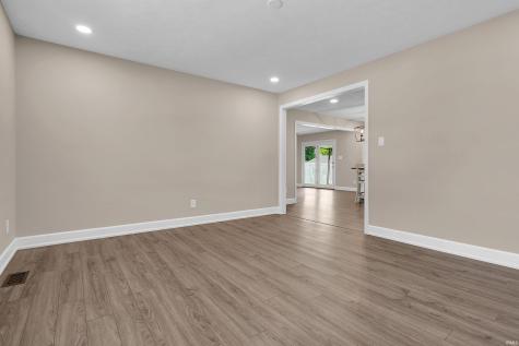 7517 Blackford Avenue Evansville IN 47715