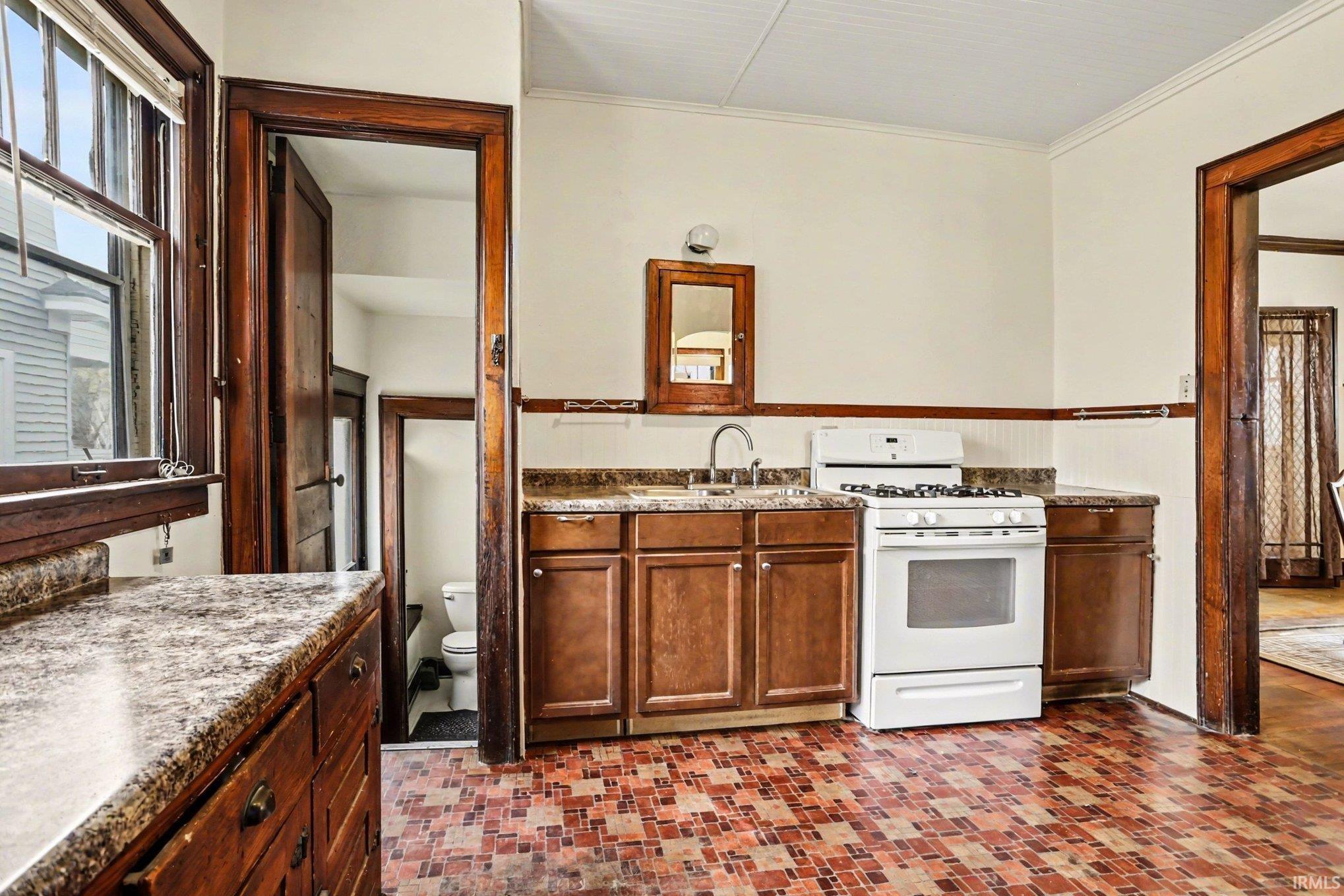 1112 Blaine Avenue South Bend IN 46616