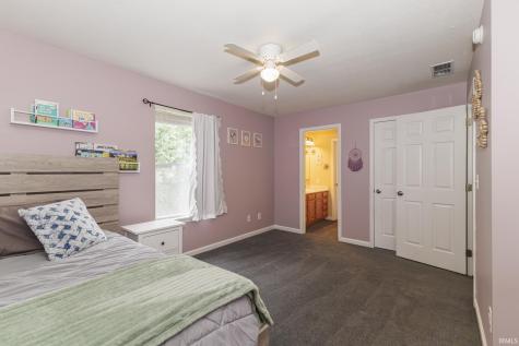 7815 W Logan Drive Yorktown IN 47396