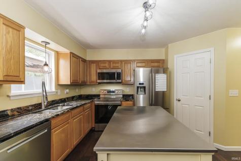 7815 W Logan Drive Yorktown IN 47396