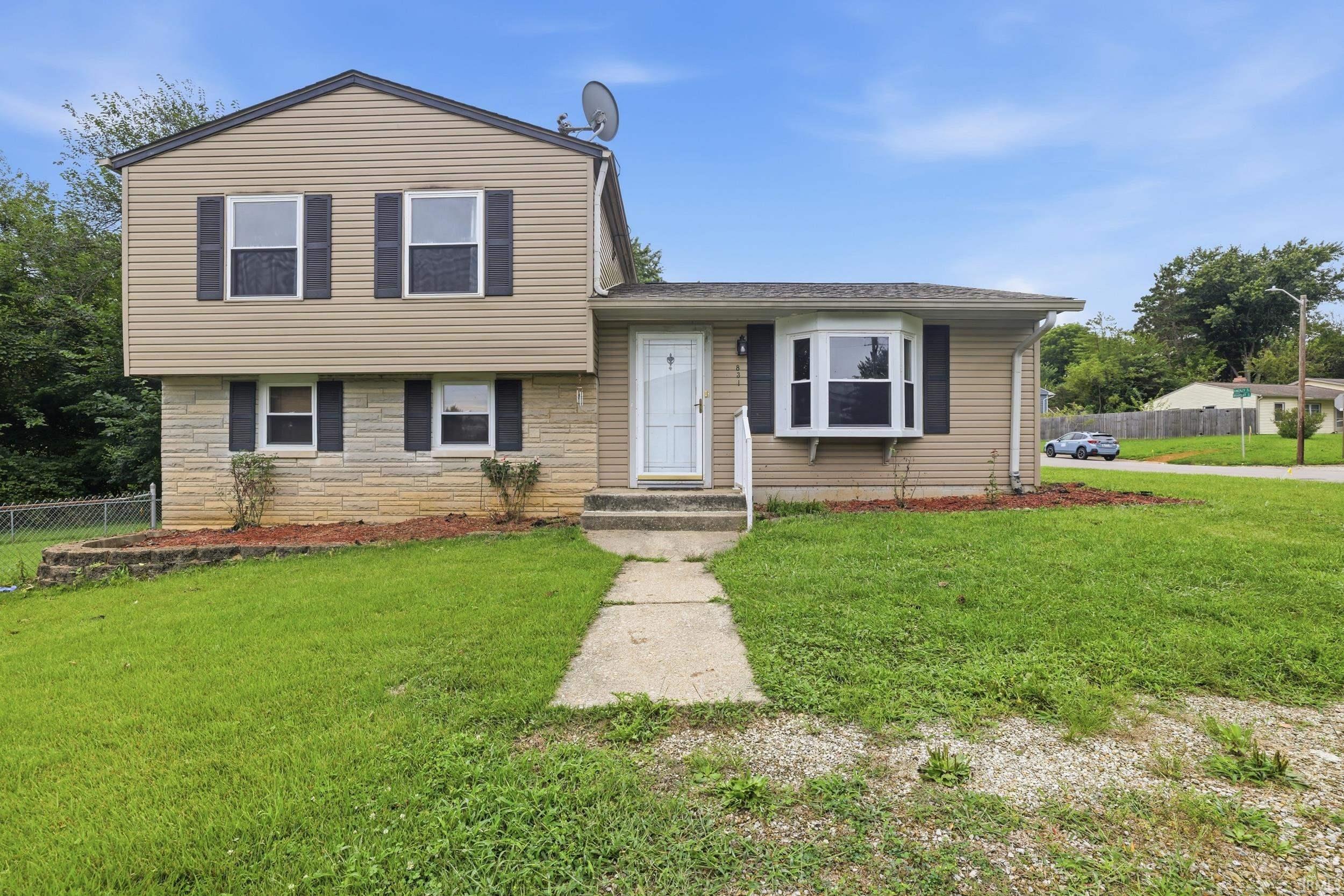 Bloomington IN, 831 W Briarcliff Drive
