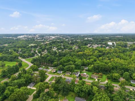 831 W Briarcliff Drive Bloomington IN 47404