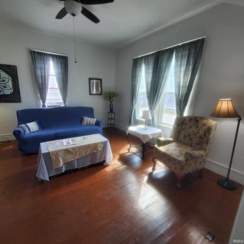227 S 7th Street Vincennes IN 47591