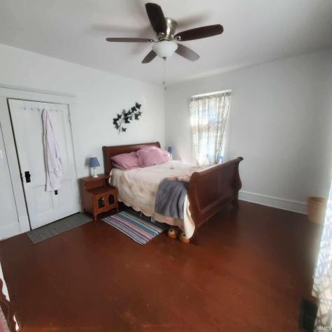 227 S 7th Street Vincennes IN 47591