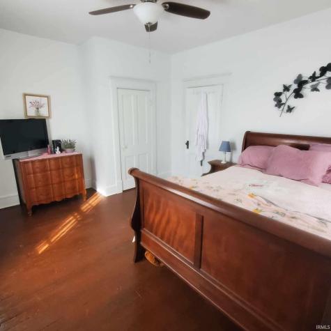 227 S 7th Street Vincennes IN 47591