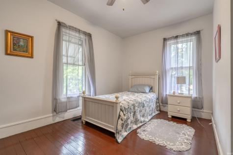 227 S 7th Street Vincennes IN 47591