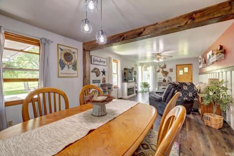 628 E Sand Hollar Road Bloomfield IN 47424