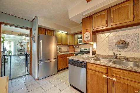 628 E Sand Hollar Road Bloomfield IN 47424