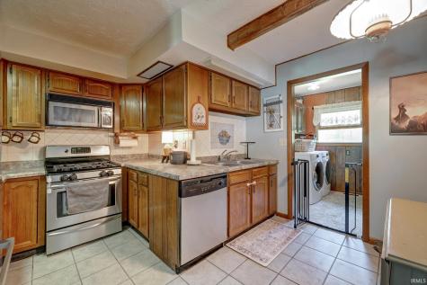 628 E Sand Hollar Road Bloomfield IN 47424