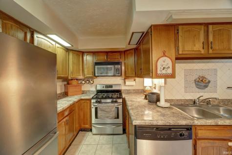 628 E Sand Hollar Road Bloomfield IN 47424