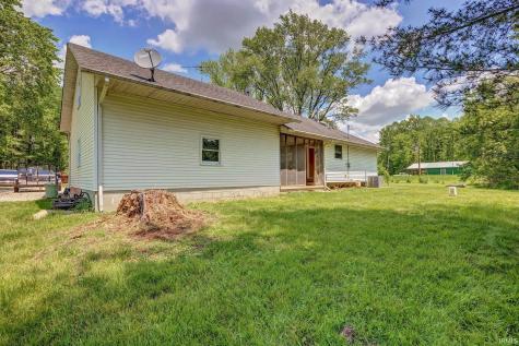 628 E Sand Hollar Road Bloomfield IN 47424