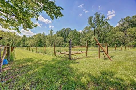 628 E Sand Hollar Road Bloomfield IN 47424
