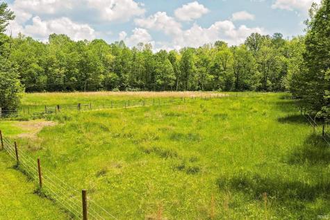 628 E Sand Hollar Road Bloomfield IN 47424
