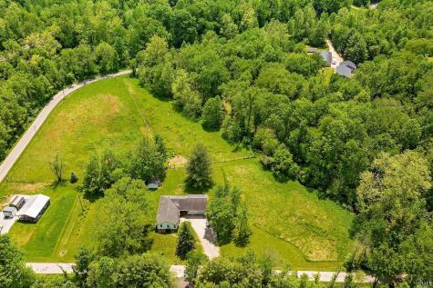 628 E Sand Hollar Road Bloomfield IN 47424