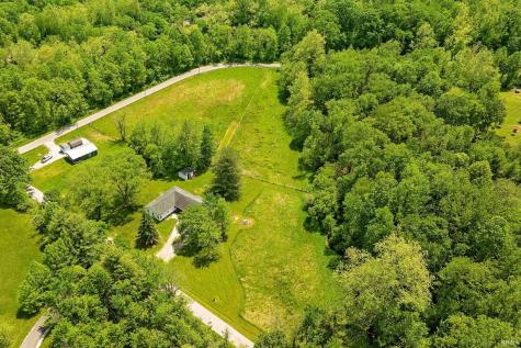 628 E Sand Hollar Road Bloomfield IN 47424