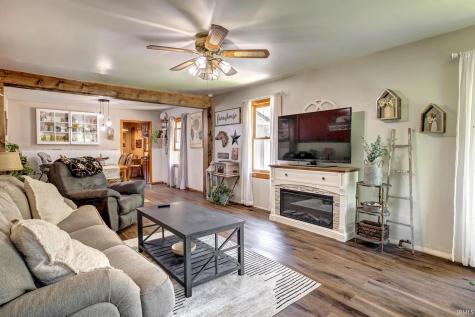 628 E Sand Hollar Road Bloomfield IN 47424