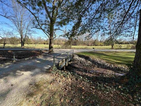 1523 N Oard Road Bloomington IN 47404
