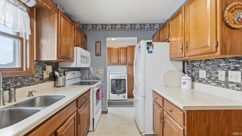 2874 E 25 N Road Huntington IN 46750