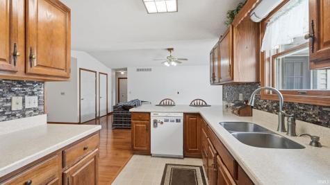 2874 E 25 N Road Huntington IN 46750
