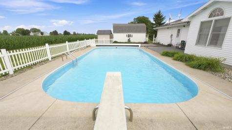 2874 E 25 N Road Huntington IN 46750