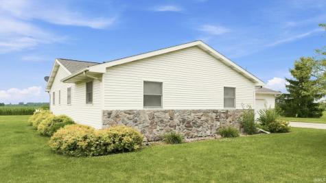 2874 E 25 N Road Huntington IN 46750