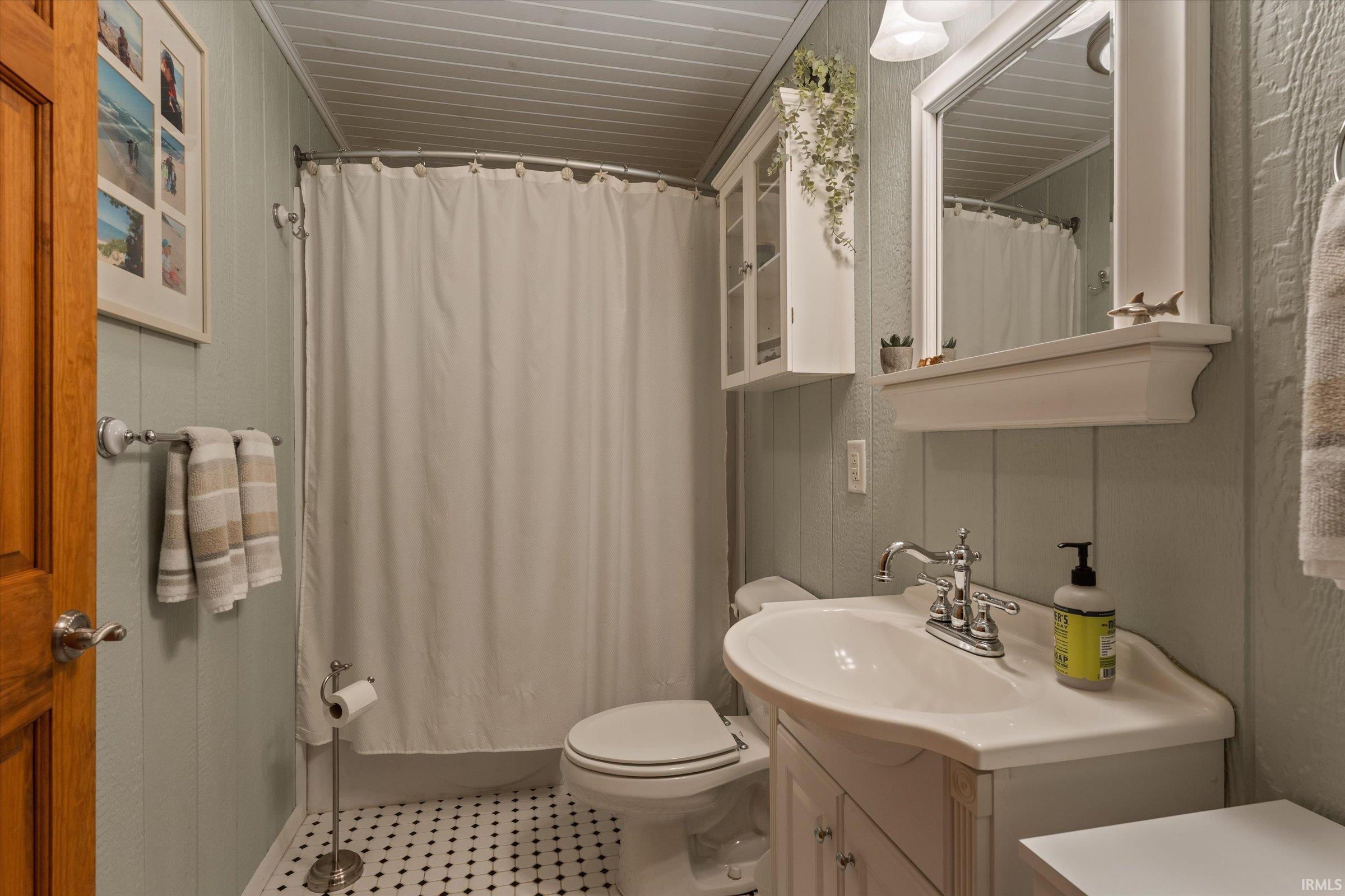 51921 Primrose Road South Bend IN 46628