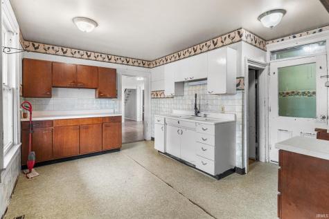 507 Roosevelt Road Walkerton IN 46574