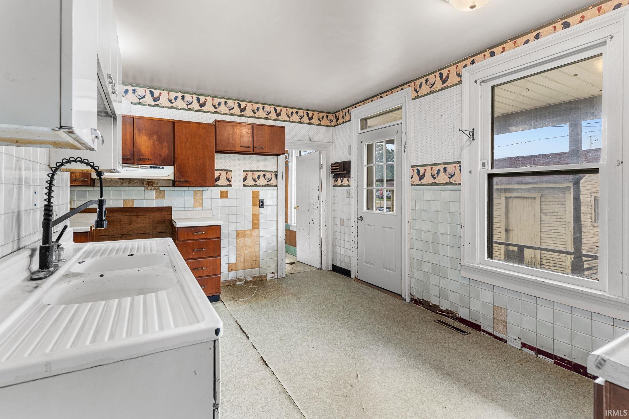 507 Roosevelt Road Walkerton IN 46574