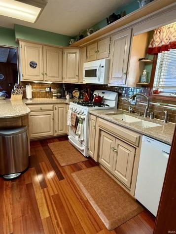 1821 Colonial Drive Rochester IN 46975