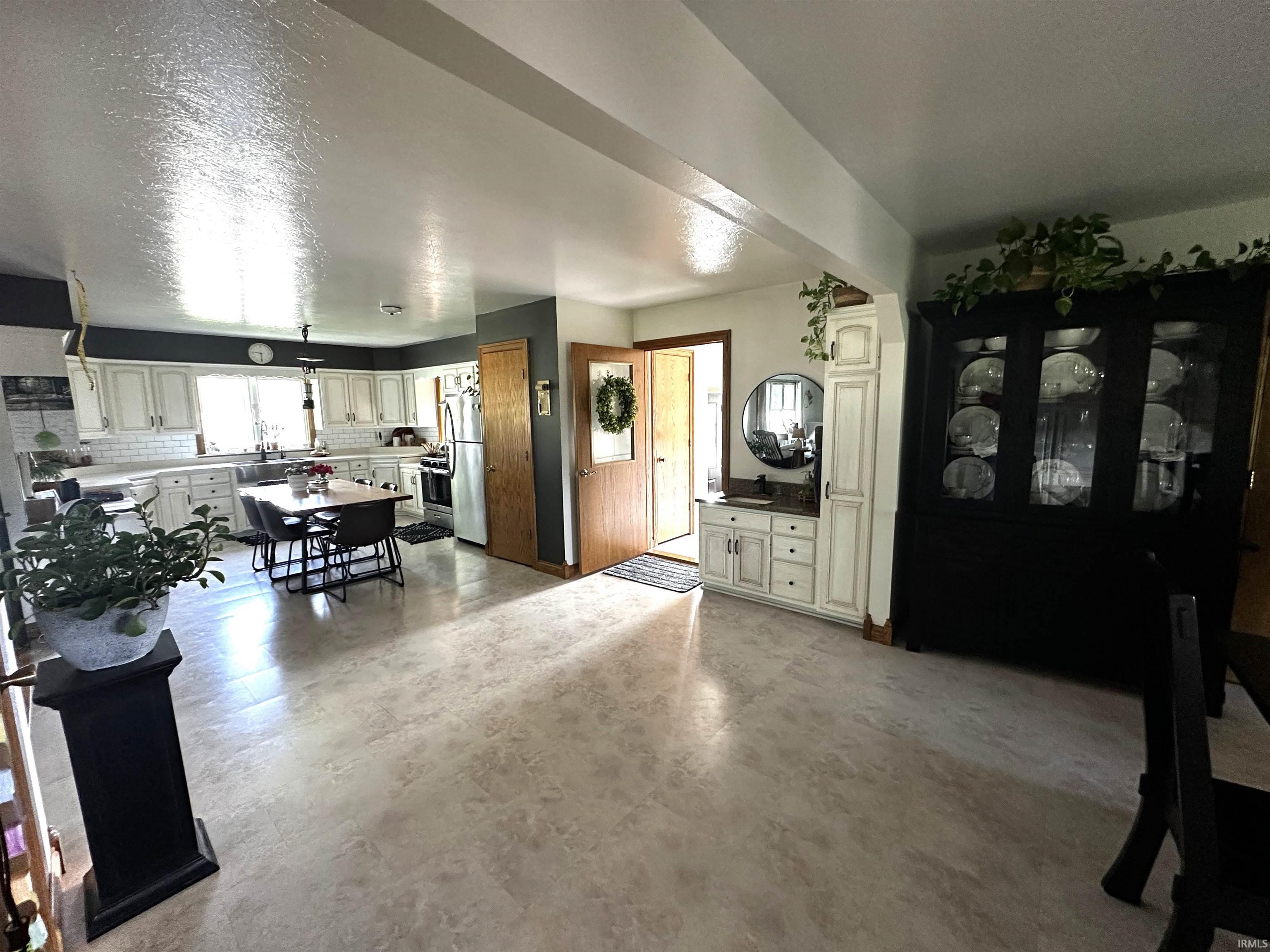 14188 Cr 28 Middlebury IN 46528