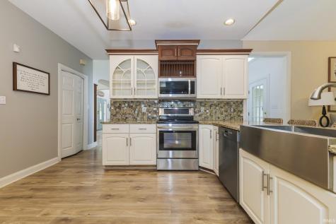 1300 N Grove Court Muncie IN 47304