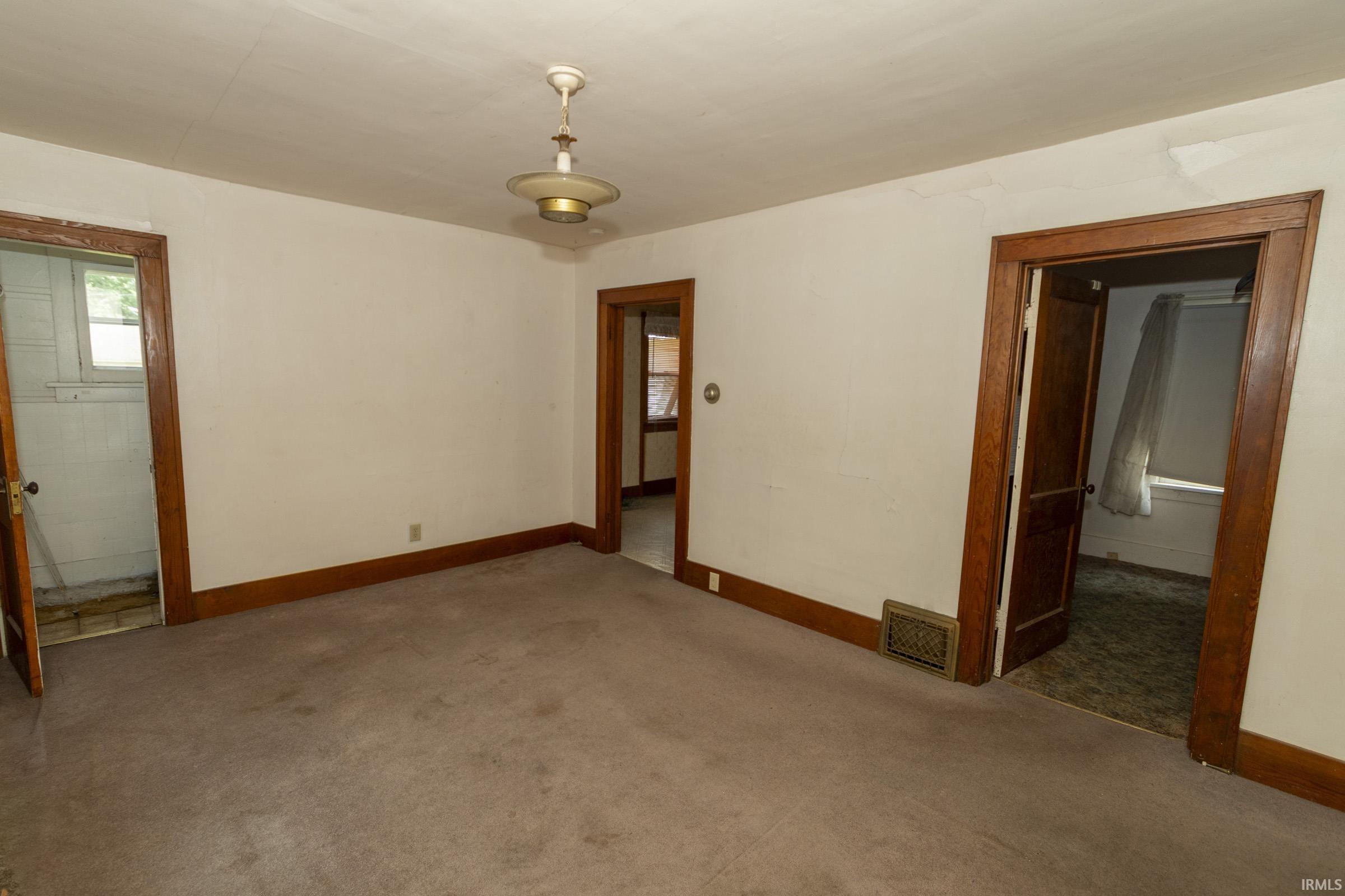 1005 S Logan Street South Bend IN 46615